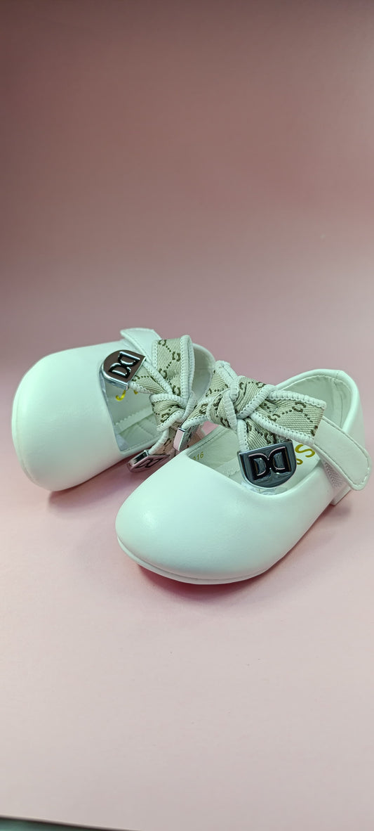 Girl's Classic Aqua Shoes with Bow & Closed Design